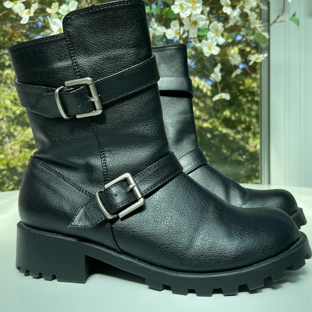 Dirty Laundry black boots with zipper and buckles Size 5